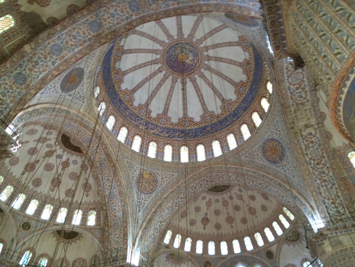 Teto da Mesquita Azul, Istambul, Turquia © Viaje Comigo
