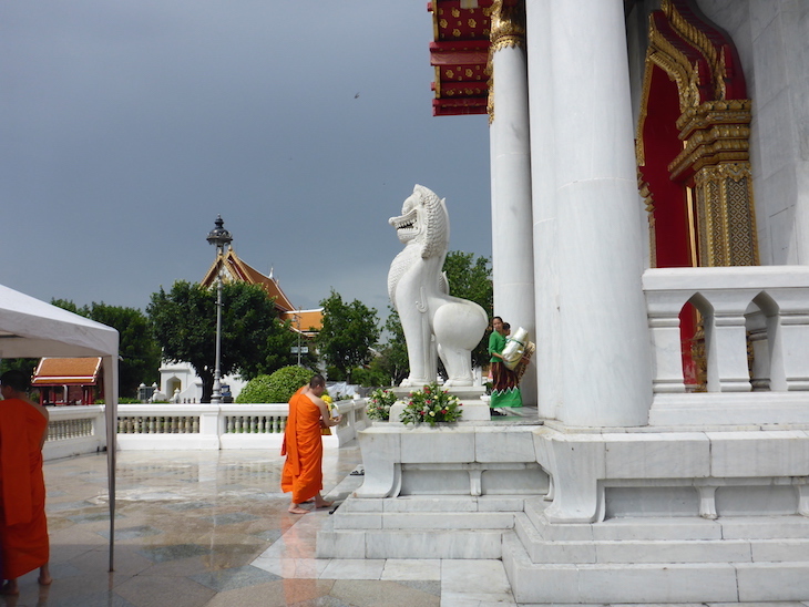 Entrada do Wat Benchamabophit, Banguecoque, Tailândia  © Viaje Comigo