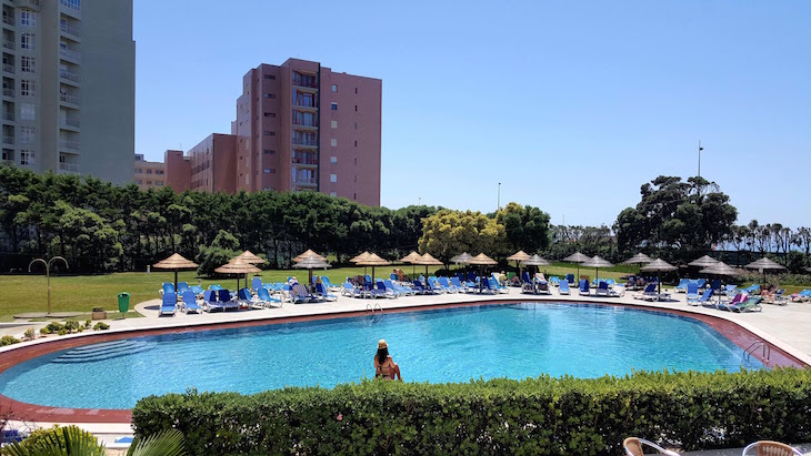 Piscina AXIS Vermar Conference & Beach Hotel - Póvoa de Varzim © Viaje Comigo