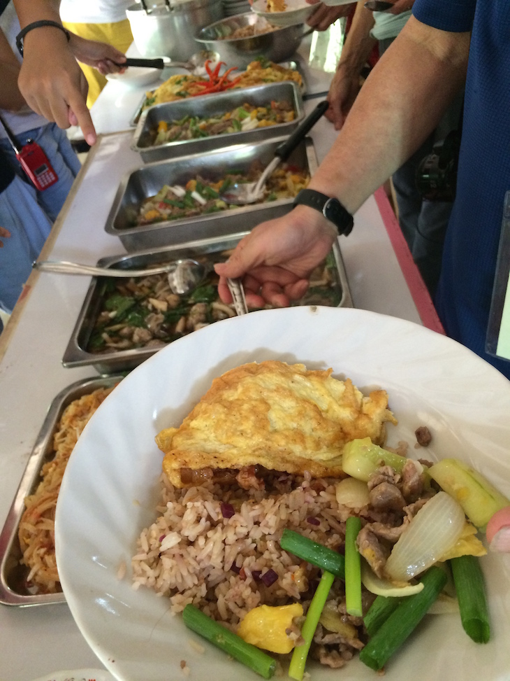 Comida no Ecoturismo de Huai Raeng, Trat, Tailândia © Viaje Comigo