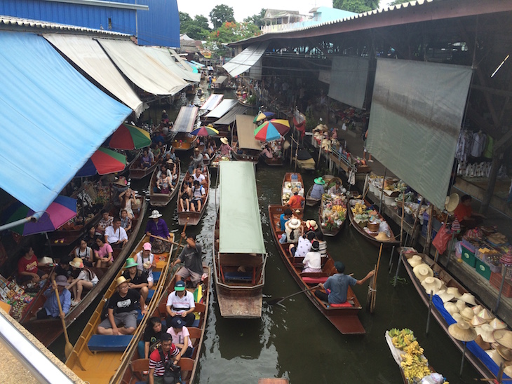 Trânsito no Mercado flutuante de Damnoen Saduak © Viaje Comigo