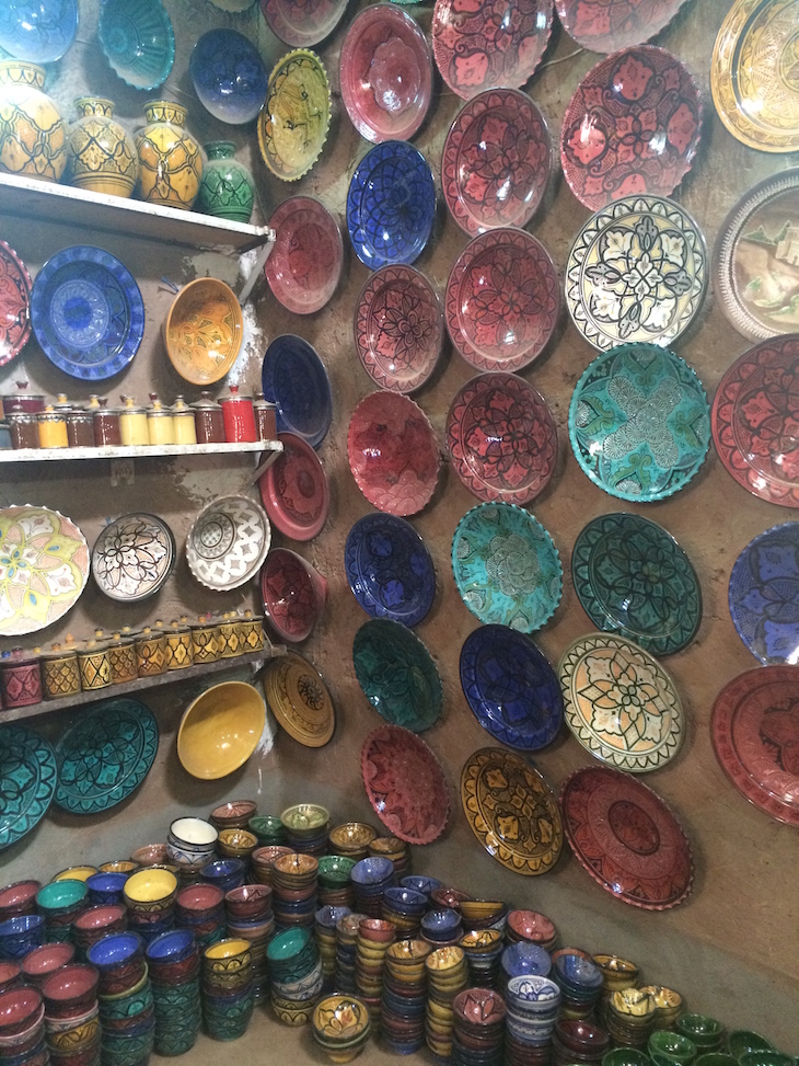 Cerâmica na Aldeia de Tamegroute, Marrocos © Viaje Comigo