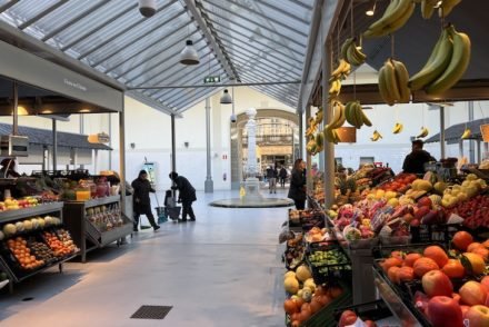 Mercado do Bolhão (2023), Porto, Portugal © Viaje Comigo