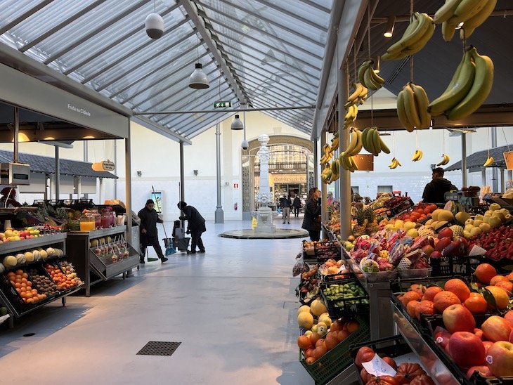 Mercado do Bolhão (2023), Porto, Portugal © Viaje Comigo