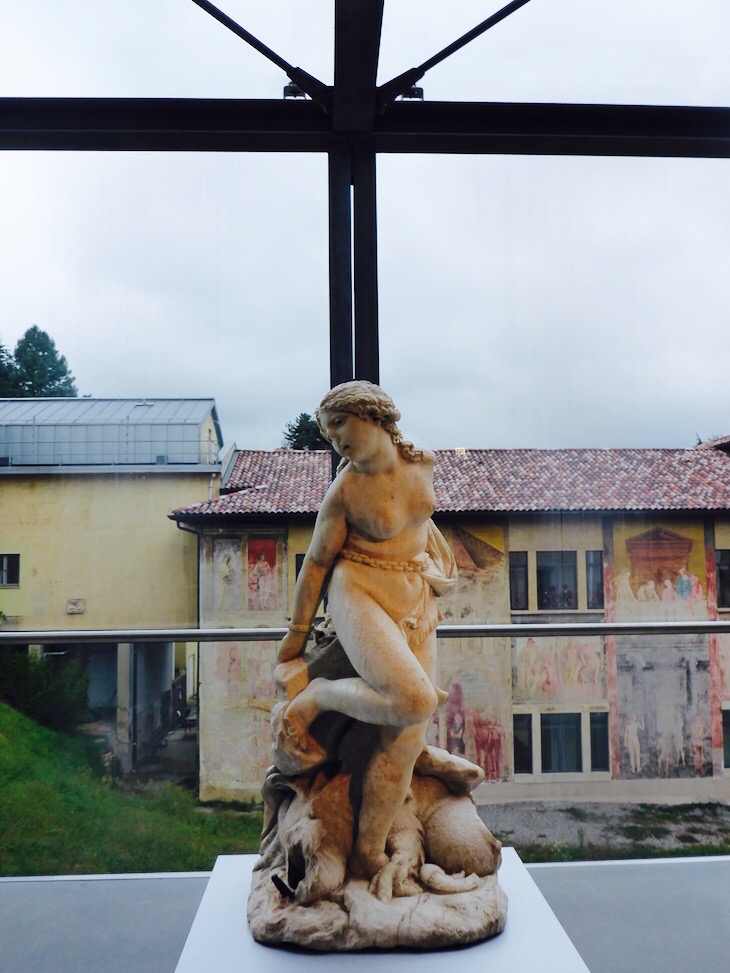 Bergamo, escultura na Accademia Carrara © Viaje Comigo