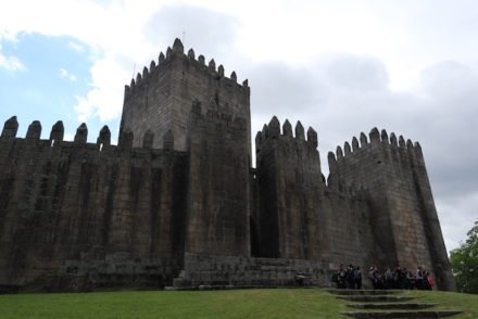 Castelo de Guimarães - Portugal © Viaje Comigo