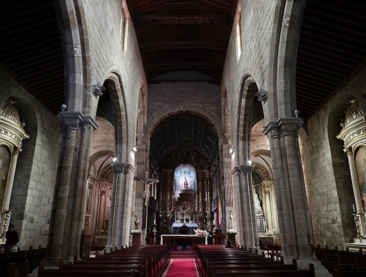 Igreja de Nossa Senhora da Oliveira, Guimarães - Portugal © Viaje Comigo