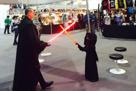 Comic Con Portugal 2015, Kylo Ren vs Sith Master © Viaje Comigo