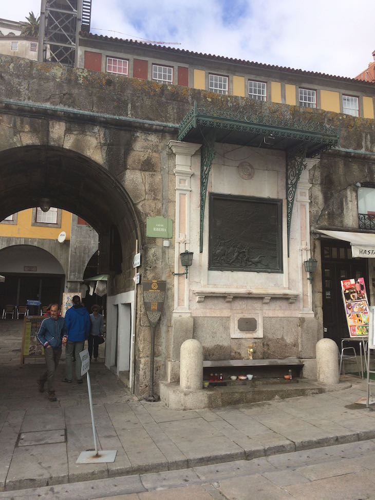 Alminhas da Ponte na Ribeira do Porto © Viaje Comigo