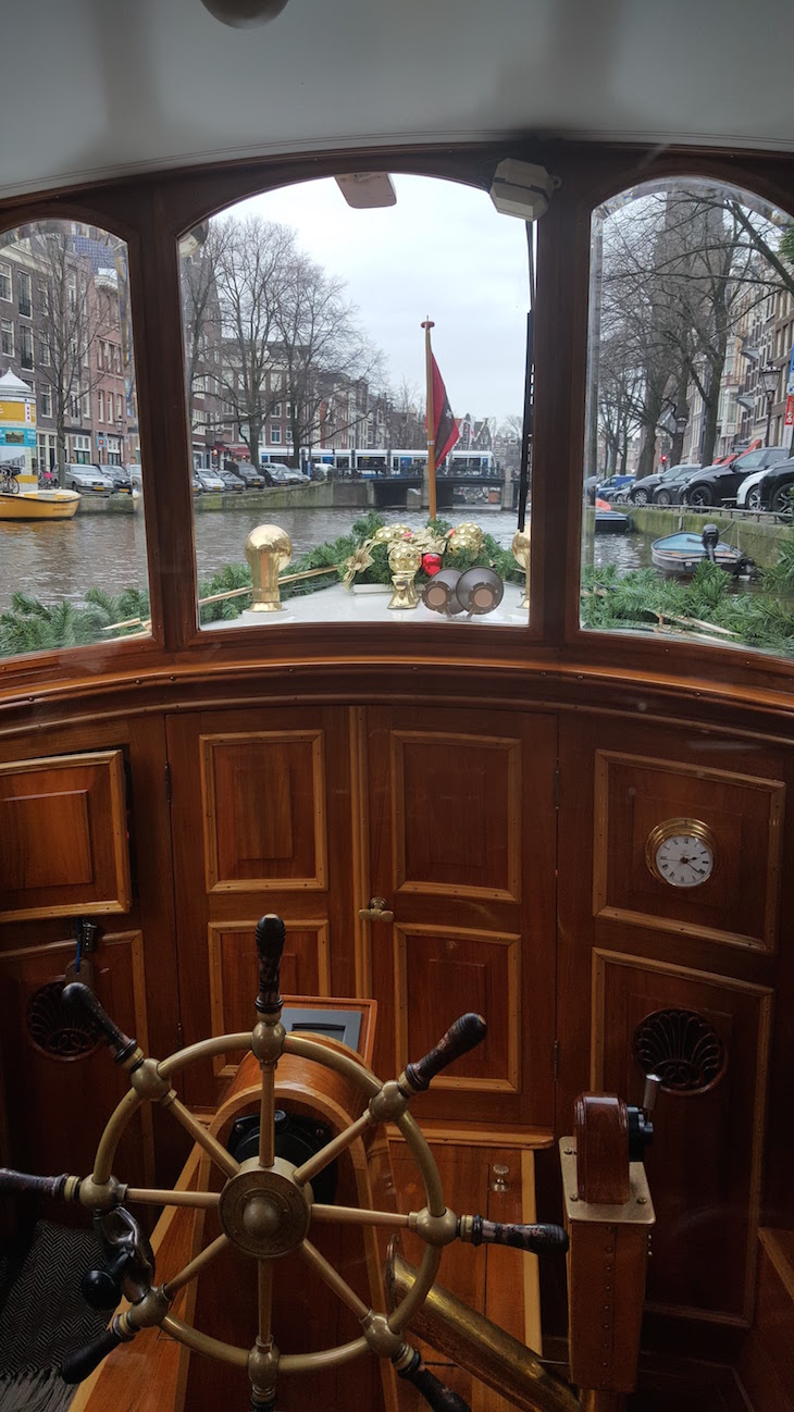 Barco Tourist do Canal Tour do Eating Amsterdam em Amesterdão © Viaje Comigo
