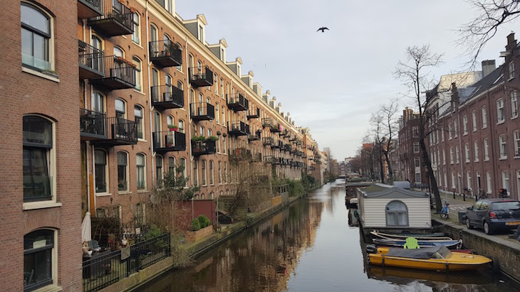 Canal no Bairro Jordaan em Amesterdão © Viaje Comigo