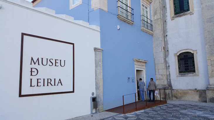 Entrada do Museu de Leiria © Viaje Comigo