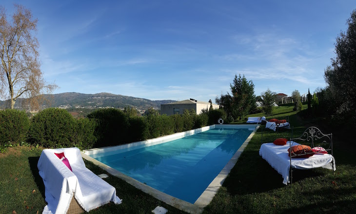 Panorâmica da piscina do Carmo's Boutique Hotel © Viaje Comigo