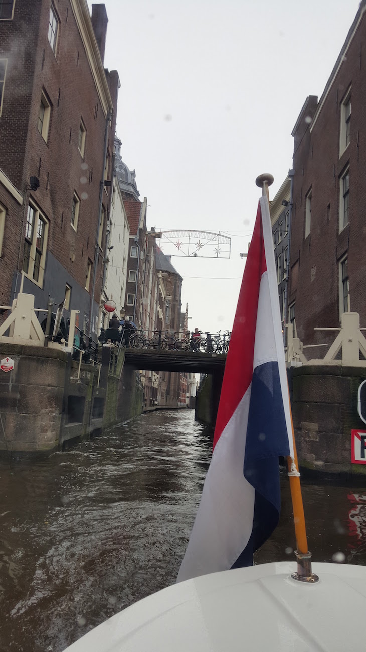 Passeio no Canal do Tour Eating Amsterdam em Amesterdão © Viaje Comigo