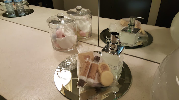 Produtos de higiene no quarto Carmo's Boutique Hotel © Viaje Comigo