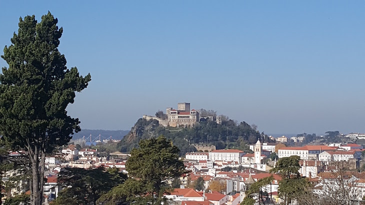 Vista para o Castelo a partir do Santuário de Nossa Senhora da Encarnação - Leiria © Viaje Comigo