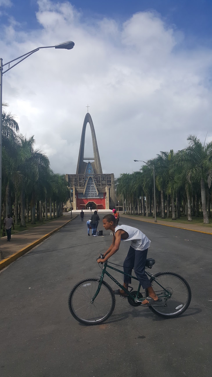 Basílica de Nossa Sra de Alta Graça - Higuey - República Dominicana © Viaje Comigo