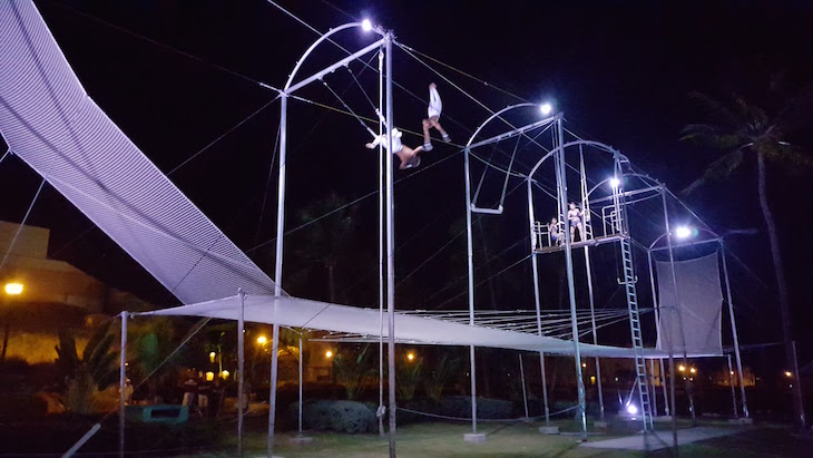Espetáculo à noite no Creactive by Cirque du Soleil Club Med Punta Cana © Viaje Comigo