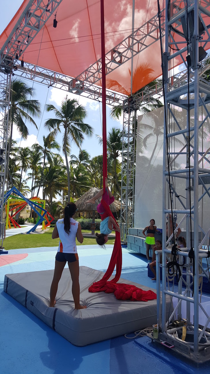 Tecido aéreo - Creactive by Cirque du Soleil Club Med Punta Cana © Viaje Comigo
