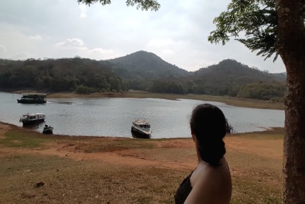 Susana Ribeiro na Periyar Tiger Reserve, Kerala, Índia © Viaje Comigo