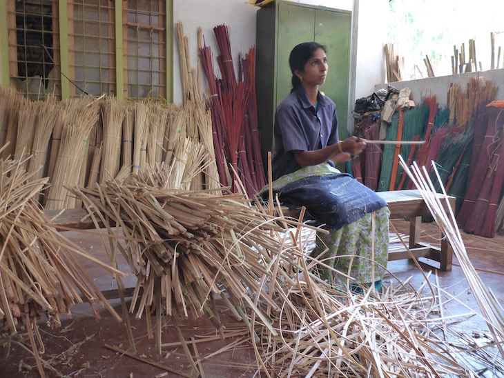 Trabalhar o Bambu, na Uravu, Thrikkaipetta, Wayanad, Kerala © Viaje Comigo