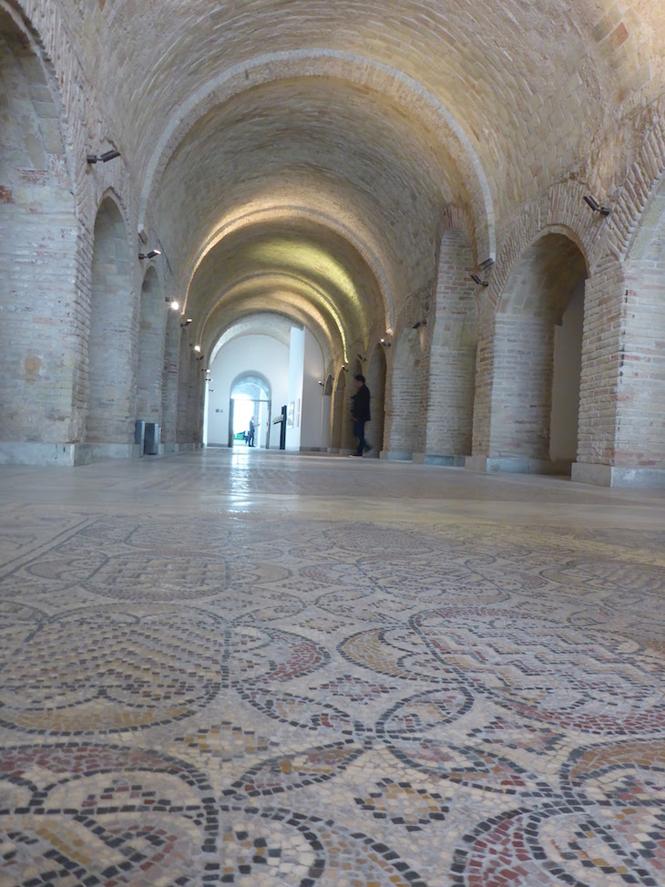 Ao entrar no Museu do Bardo, Tunísia © Viaje Comigo