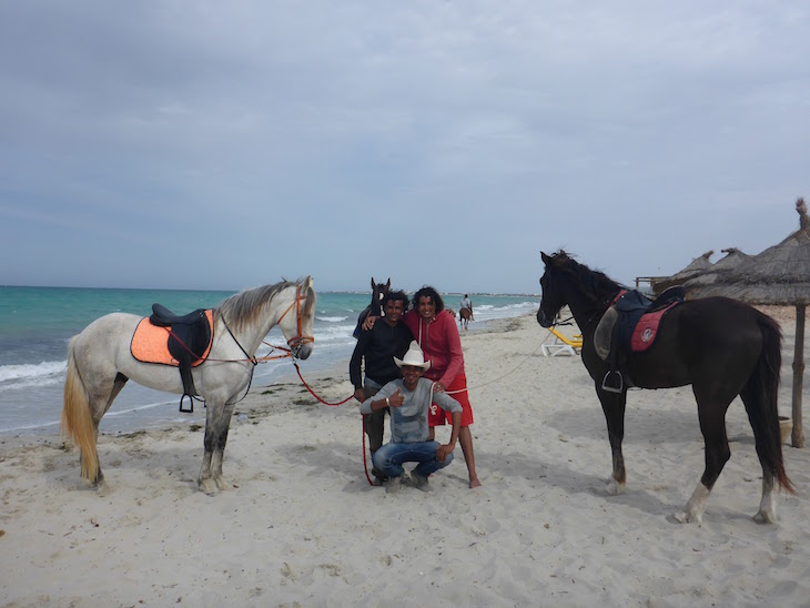 Cavalos na praia - Vincci Djerba Resort - Tunisia © Viaje Comigo
