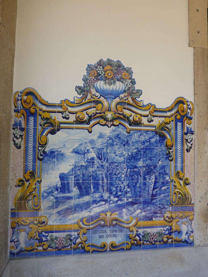 Cestos típicos do Douro - Azulejos na Estação do Pinhão © Viaje Comigo