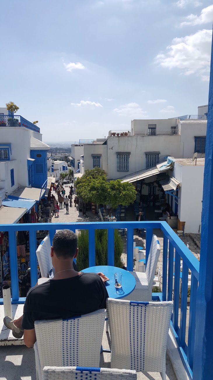 Esplanada do Café des Nattes, Sidi Bou Said, Tunísia © Viaje Comigo