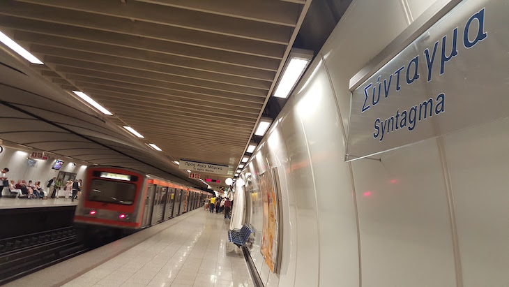 Estação Syntagma Metro de Atenas, Grécia © Viaje Comigo