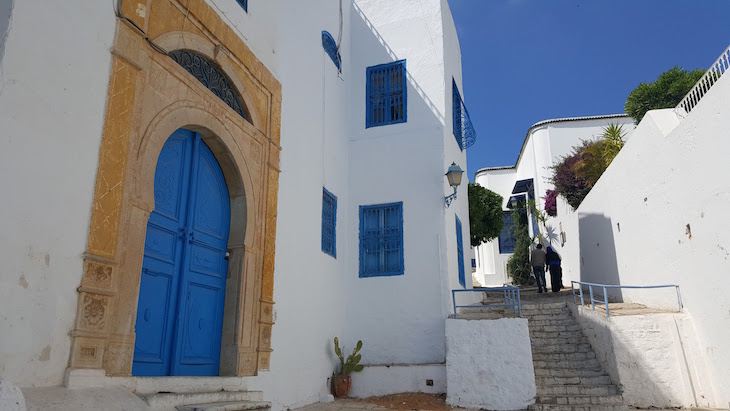 Pelas ruas de Sidi Bou Said, Tunísia © Viaje Comigo