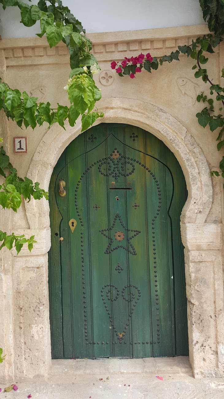 Pormenor de porta em Erriadh, Djerba, Tunisia © Viaje Comigo