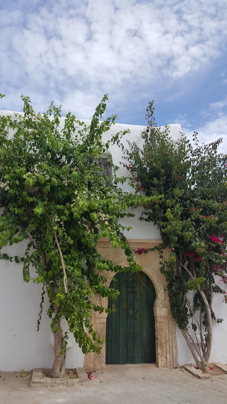 Porta verde de Erriadh, Djerba, Tunisia © Viaje Comigo
