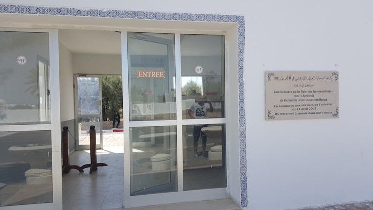 Sala de revista - Sinagoga La Ghriba, Djerba, Tunísia © Viaje Comigo