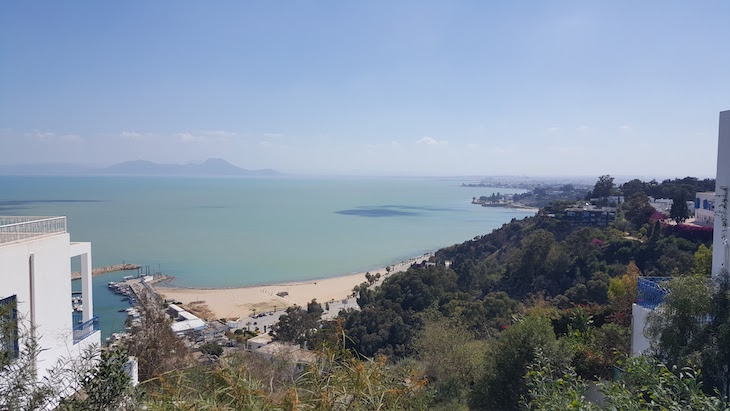 Vista sobre o Golfo de Tunes em Sidi Bou Said Tunisia © Viaje Comigo