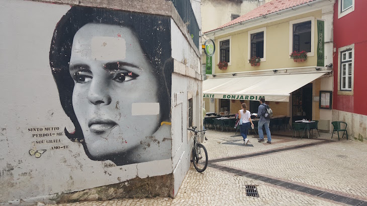 Pintura de Amália © Lisboa © Viaje Comigo