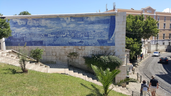 Azulejos do Jardim Júlio de Castilho em Lisboa © Viaje Comigo