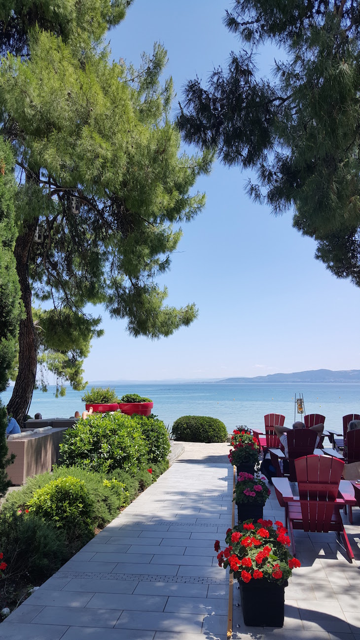 Esplanada do Club Med Gregolimano, Grécia © Viaje Comigo