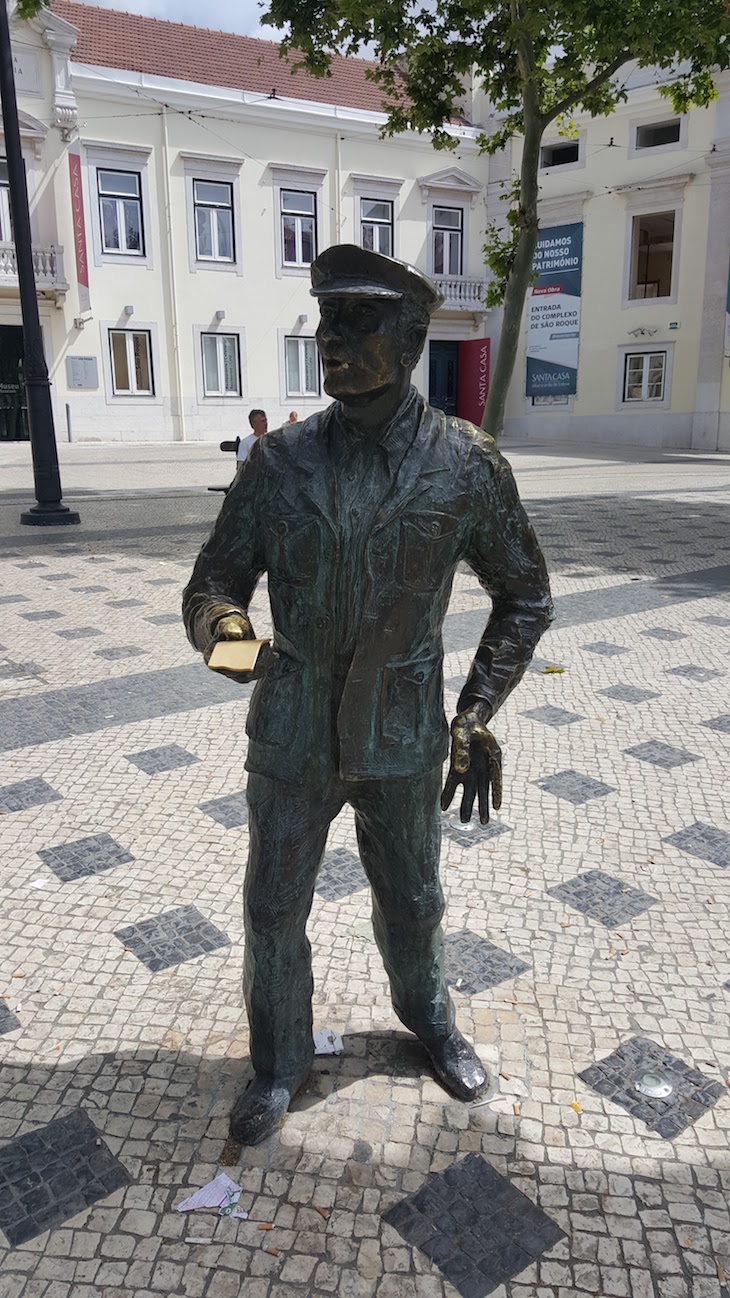 Estátua do cauteleiro, Lisboa © Viaje Comigo