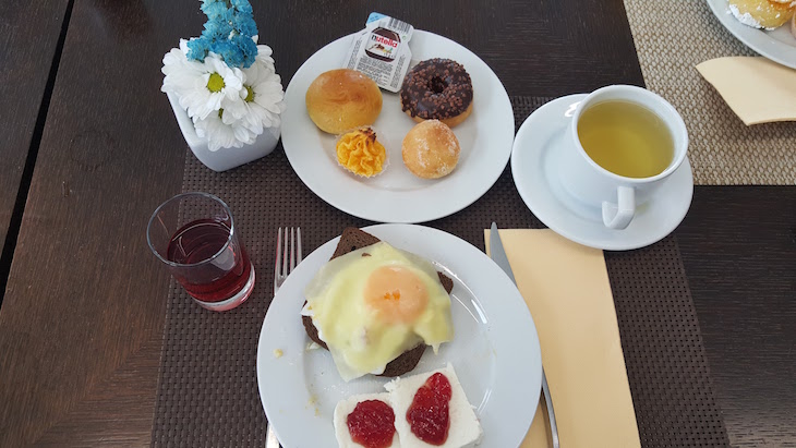 Pequeno-almoço no Meliá Ria Hotel & Spa, Aveiro © Viaje Comigo