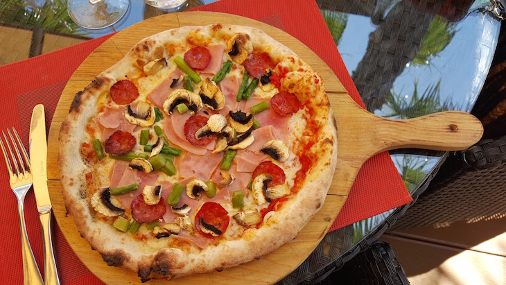 Pizza do Mamma Mia no Vidamar Resort Algarve © Viaje Comigo