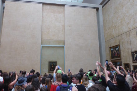 Em redor da Mona Lisa - Museu do Louvre, Paris © Viaje Comigo