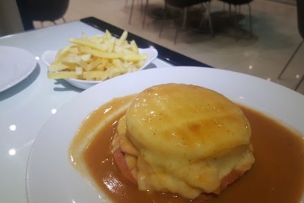 Francesinha de carnes brancas - Portobeer © Viaje Comigo