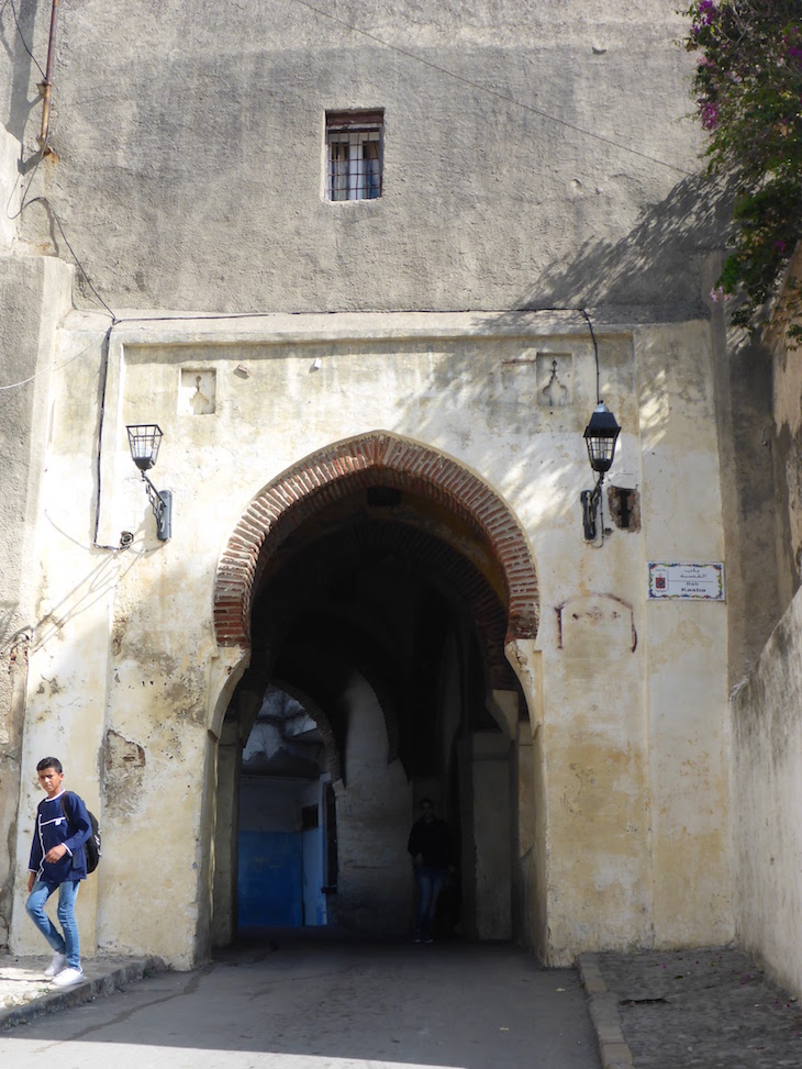 Entrada na Medina de Tânger - Marrocos © Viaje Comigo