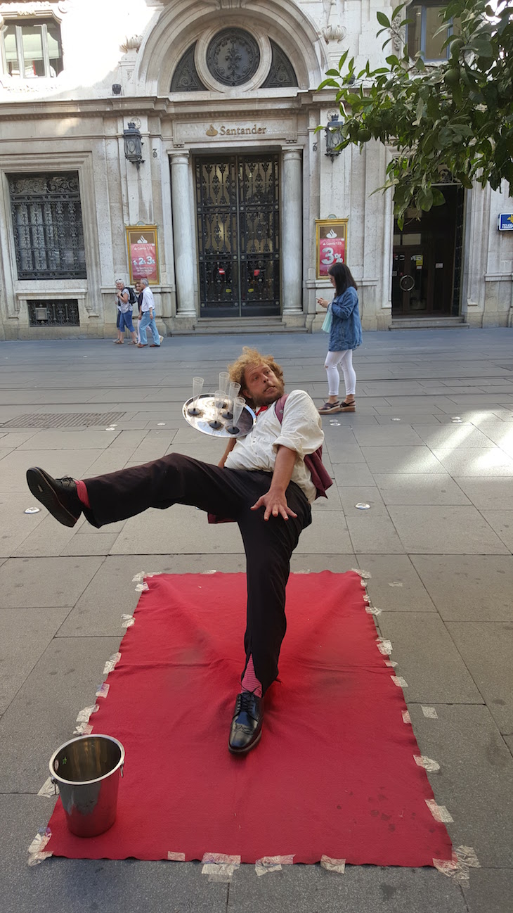 Homem- estátua na Avenida de la Constitucion - Sevilha © Viaje Comigo