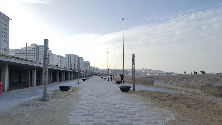 Obras na marginal, junto da praia - Tânger - Marrocos © Viaje Comigo