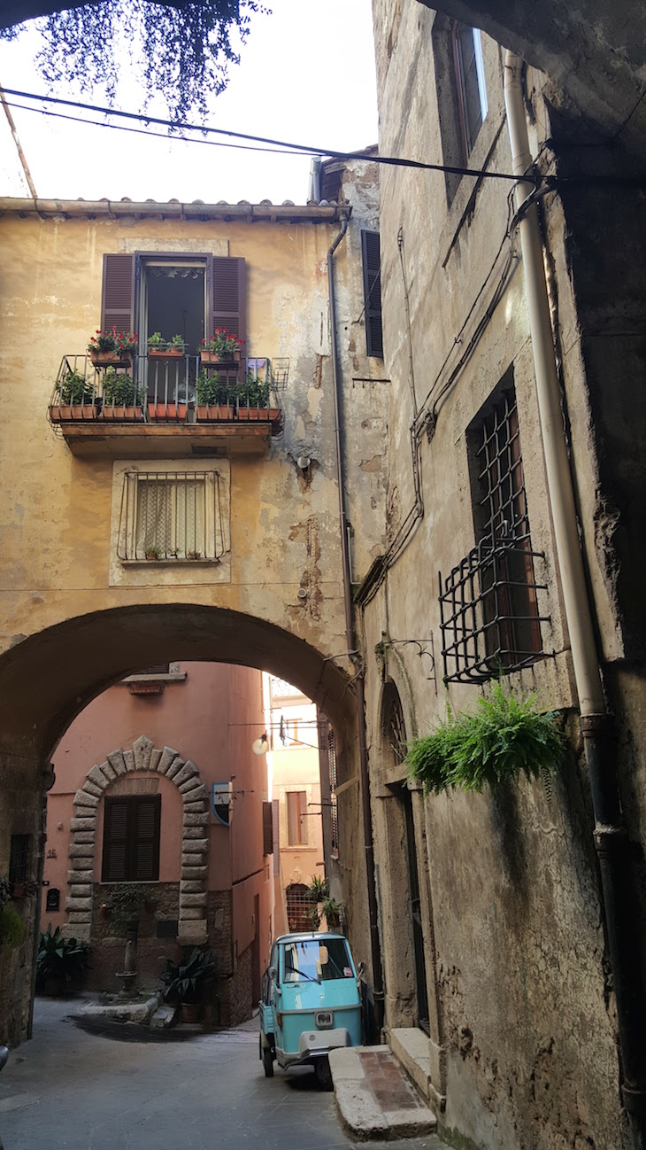 Nas ruas de Orte, Itália © Viaje Comigo