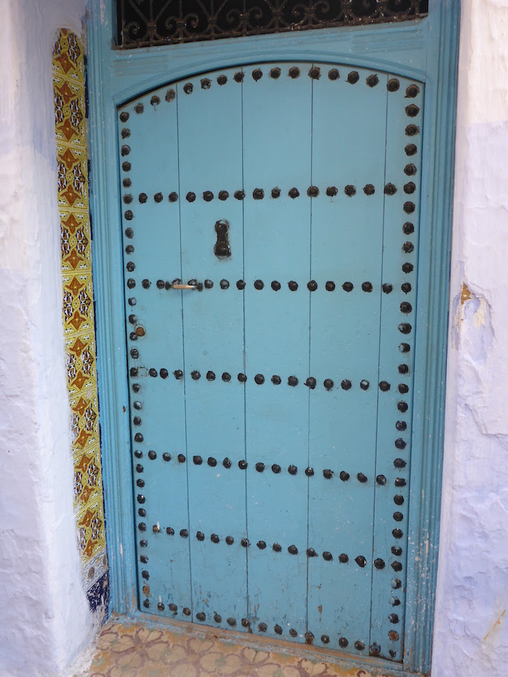 Portas de Chefchaouen, Marrocos © Viaje Comigo