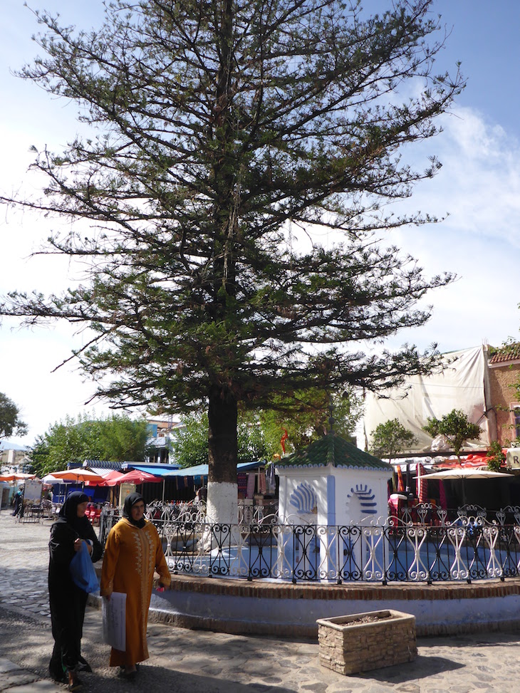 Praça Outa Hammam, Chefchaouen, Marrocos © Viaje Comigo