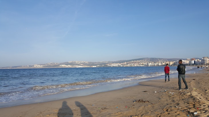 Nas praias de Tânger - Marrocos © Viaje Comigo